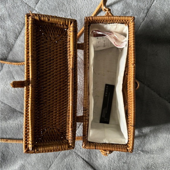 Urban outfitters straw bag. Perfect for summer or a boho look. - Picture 3 of 5